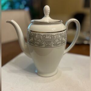 Rosenthal Leonardo China Coffee Pot with Lid made in Germany